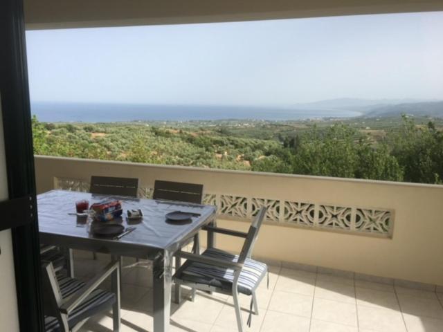 Villa Kyparissia De Wandelboom Vrises  Esterno foto