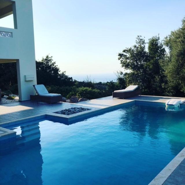 Villa Kyparissia De Wandelboom Vrises  Esterno foto