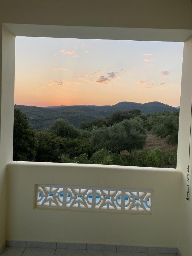 Villa Kyparissia De Wandelboom Vrises  Esterno foto