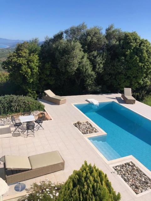 Villa Kyparissia De Wandelboom Vrises  Esterno foto